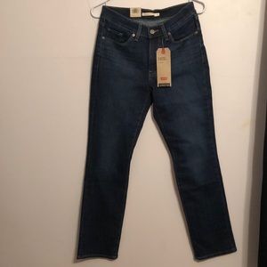 NWT Levi’s jeans classic straight leg (stretchy)